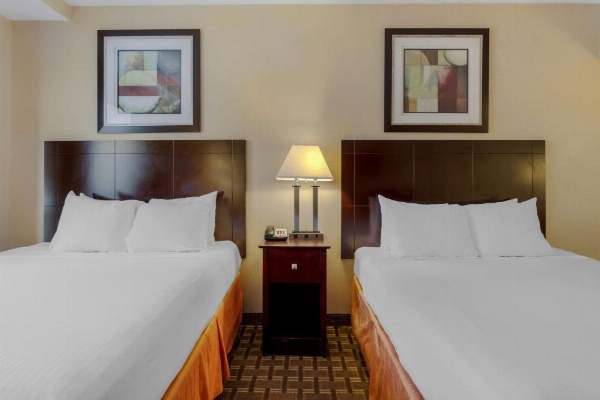 Best Western Plus Brooklyn Bay Hotel image 27