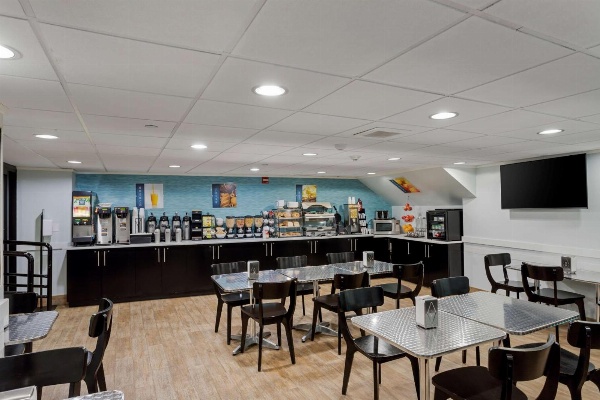 Best Western Plus Brooklyn Bay Hotel image 3